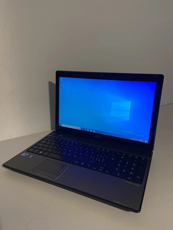 Acer Aspire 5741G, Intel I3 M330 2.13Ghz, AMD Radeon 5000hd, Ram 4gb - Imagen 3 de 4