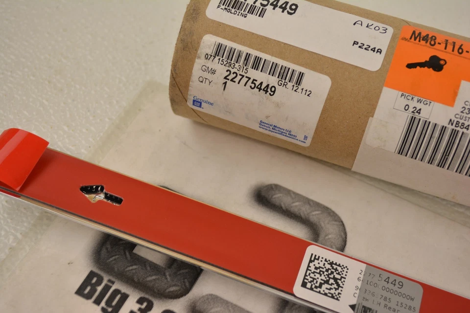 Chevrolet Silverado GMC Sierra LH 2014-2016 moldura de puerta lateral trasera OEM Foto 3 de 3