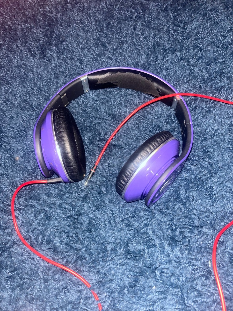 Beats by Dr. Dre Original Studio Wired Over Ear Headphones Beats by Dr. Dre Original Studio Wired Over Ear Headphones