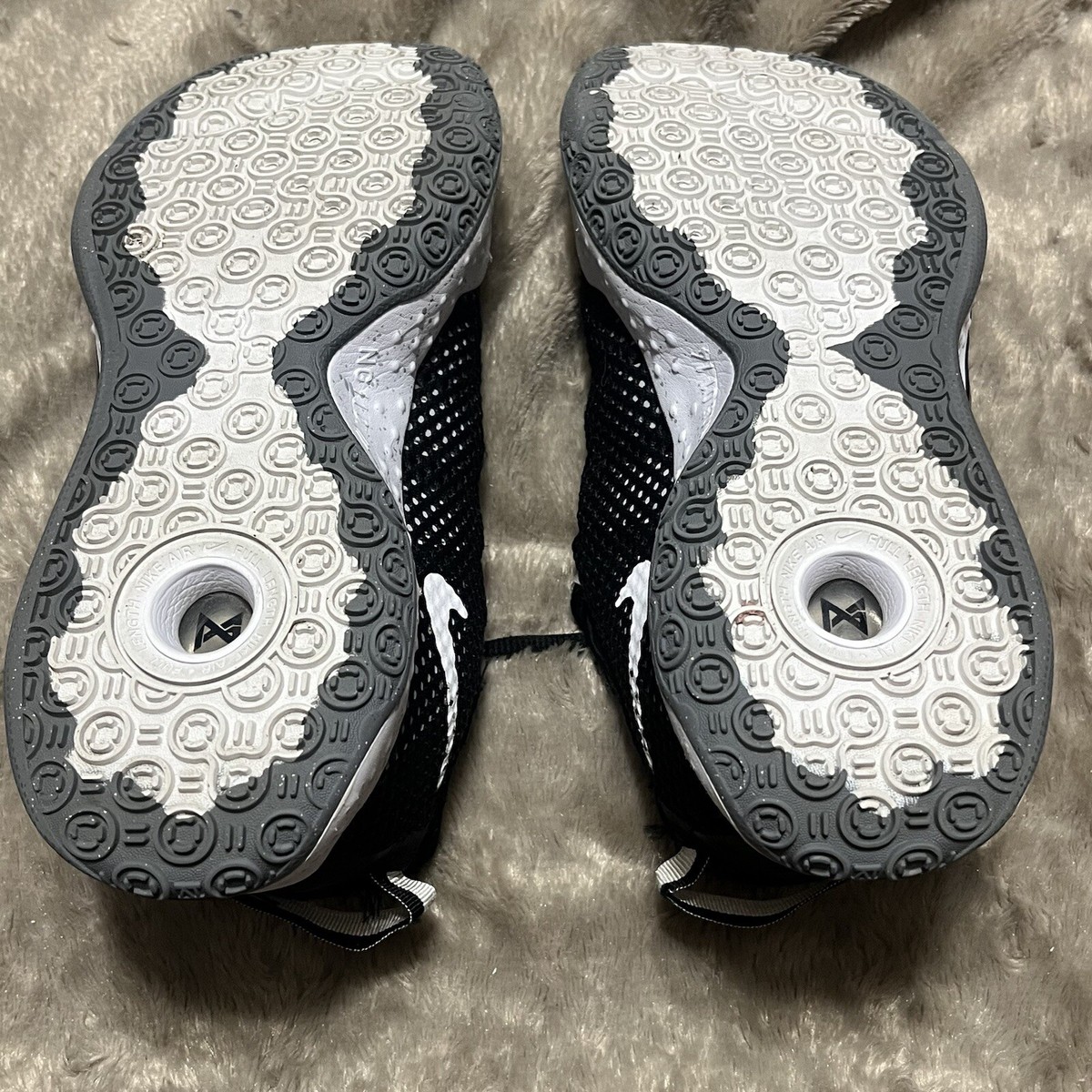 Nike PG 4 Oreo White Black Basketball Sneakers Shoes Size 7 Amazon.com | Nike Pg 4 Mens Big Kids Basketball Shoes Cd5079  main image 2