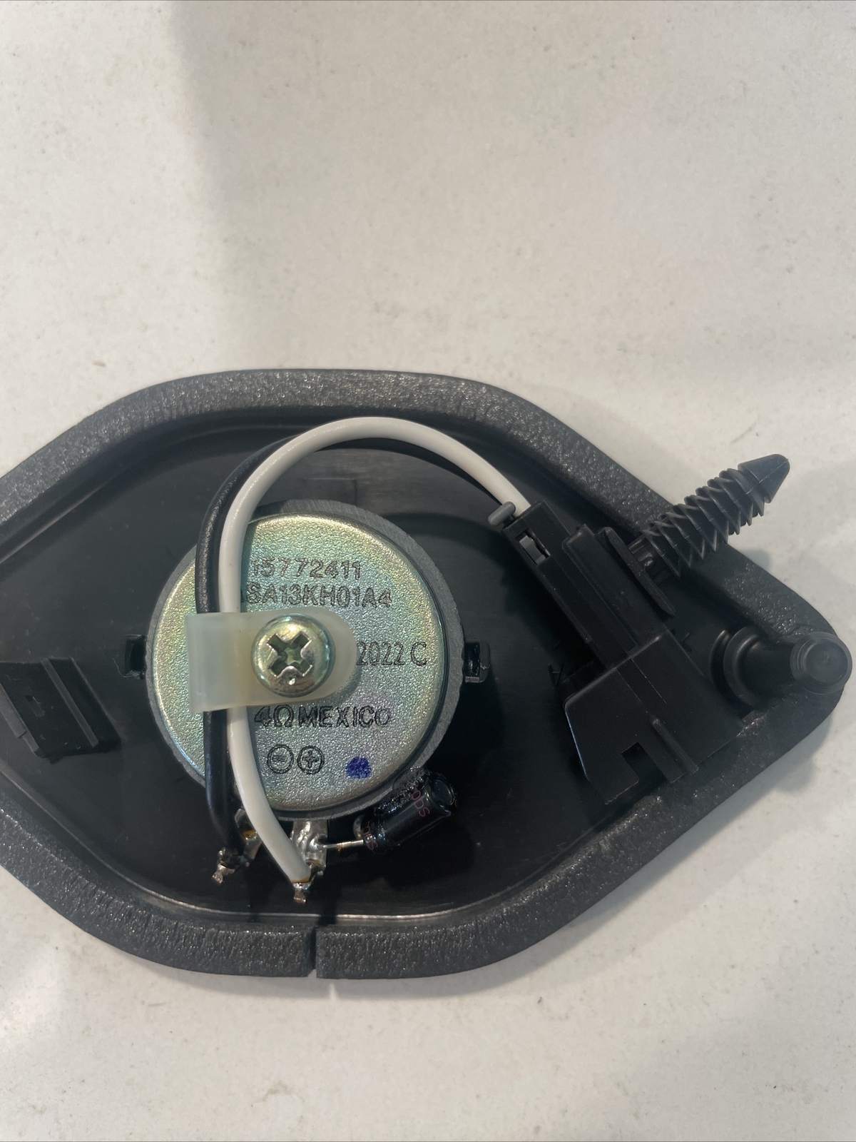 New GM 15772411/15204328 Front Door Radio Speaker 99-02 Silverado 