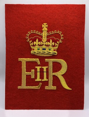 Her Majesty The Queen s Cypher EIIR Gold handgesticktes Cypher Rahmen Abzeichen