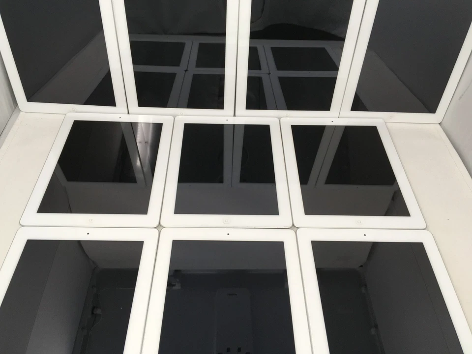 Lot of 10 Apple iPad 2 A1395 16GB Wi-Fi 9.7" White MC979LL/A - For/Repair - Image 2 of 4