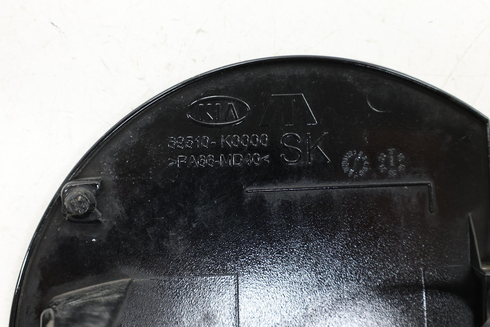 2020-2025 KIA SOUL FUEL GAS TANK DOOR LID COVER W/ CAP OEM 69510K0000 BLACK_9H