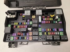 2013-2014 Dodge Ram 1500 Engine Fuse Box Assembly Oem 2013-2014 Dodge Ram 1500 Engine Fuse Box Assembly Oem