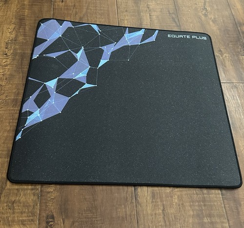 Artisan/LGG Saturn Pro/BenQ + PLUS (lot tapis de souris) (lire) - Photo 12/16