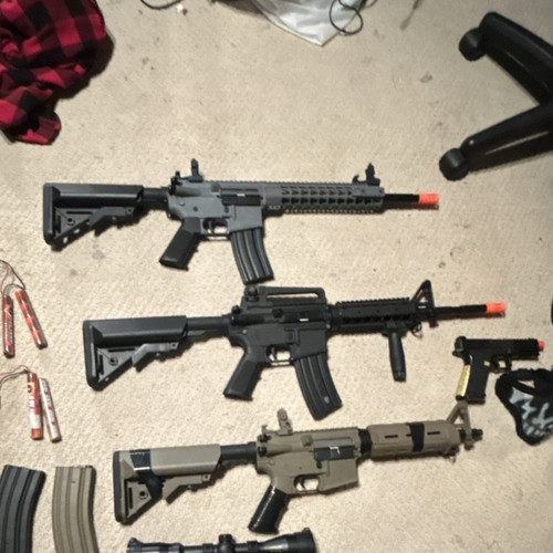 M4/M16-Style AEG Airsoft Lot: Rifles & Sniper, Magazines, Vest, Helmet