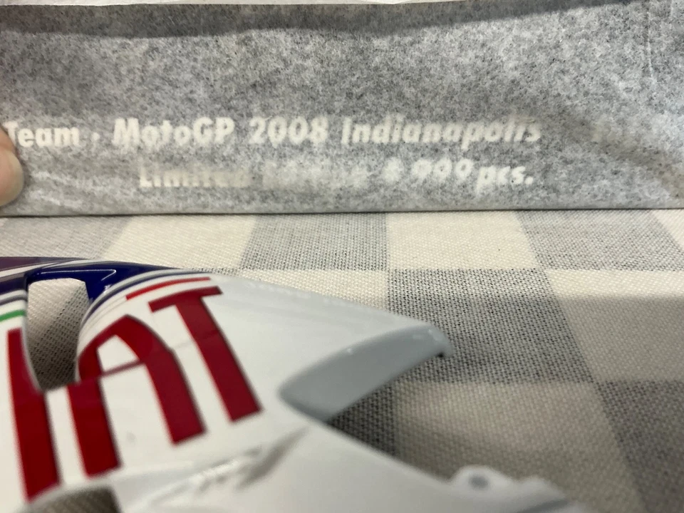 1/12 MINICHAMPS YAMAHA FIAT TEAM ROSSI MOTO GP 2008 INDIANAPOLIS LTD EDITION - Image 2 of 4