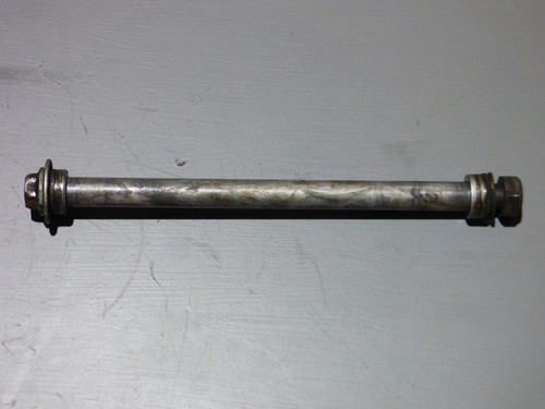 ORIGINAL HONDA CBR600F 2011-13 HINTERRAD SPINDELACHSE UND DISTANZSCHEIBEN