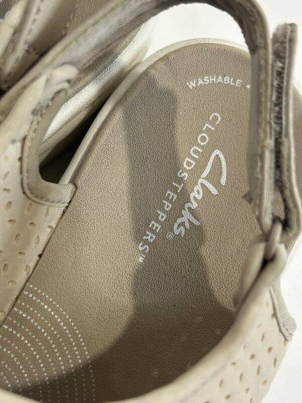 Clarks Cloudsteppers Drift Blossom Adjustable San… - image 6