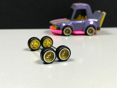 Hot Wheels 4 Raggi Ciambelle Pneumatici in Gomma 10 Set (Oro + Cromo) 1:64 Hot Wheels 4 Raggi Ciambelle Pneumatici in Gomma 10 Set (Oro + Cromo) 1:64