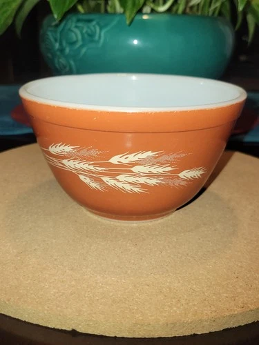 Vintage PYREX Harvest Wheat Mixing Bowl #401 RUST COLOR