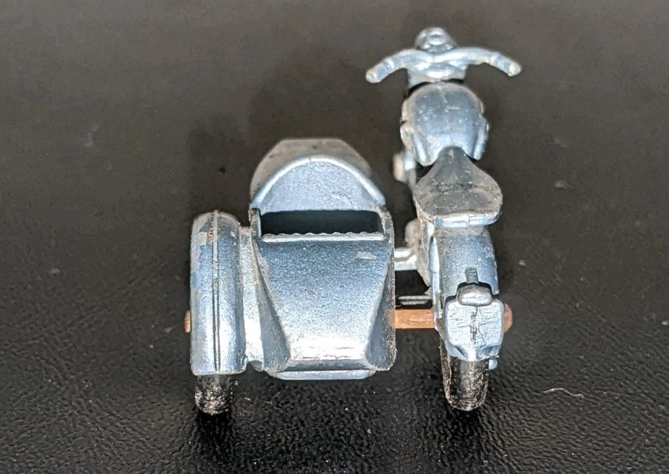Matchbox  Triumph  T110  motorcycle with sidecar  No.4 - Image 4 of 4