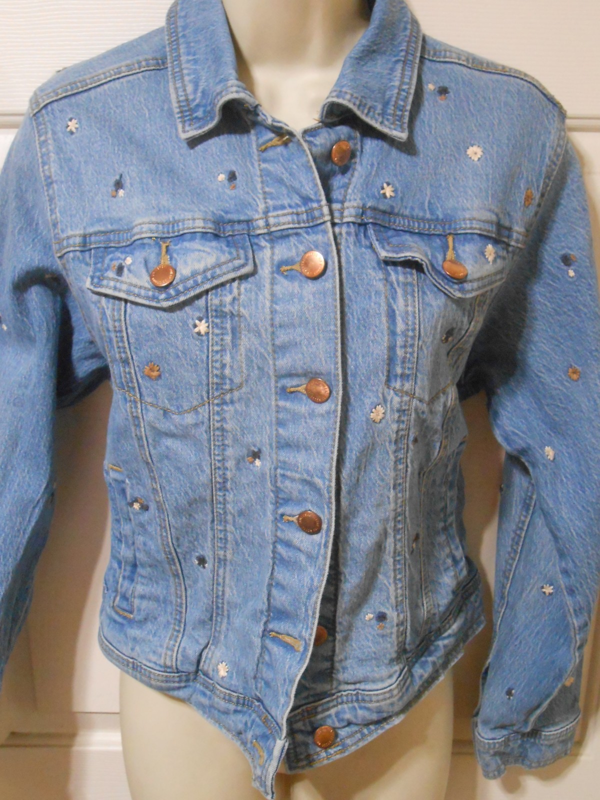 Universal Thread Denim jean Jacket Size Small Emb… - image 1