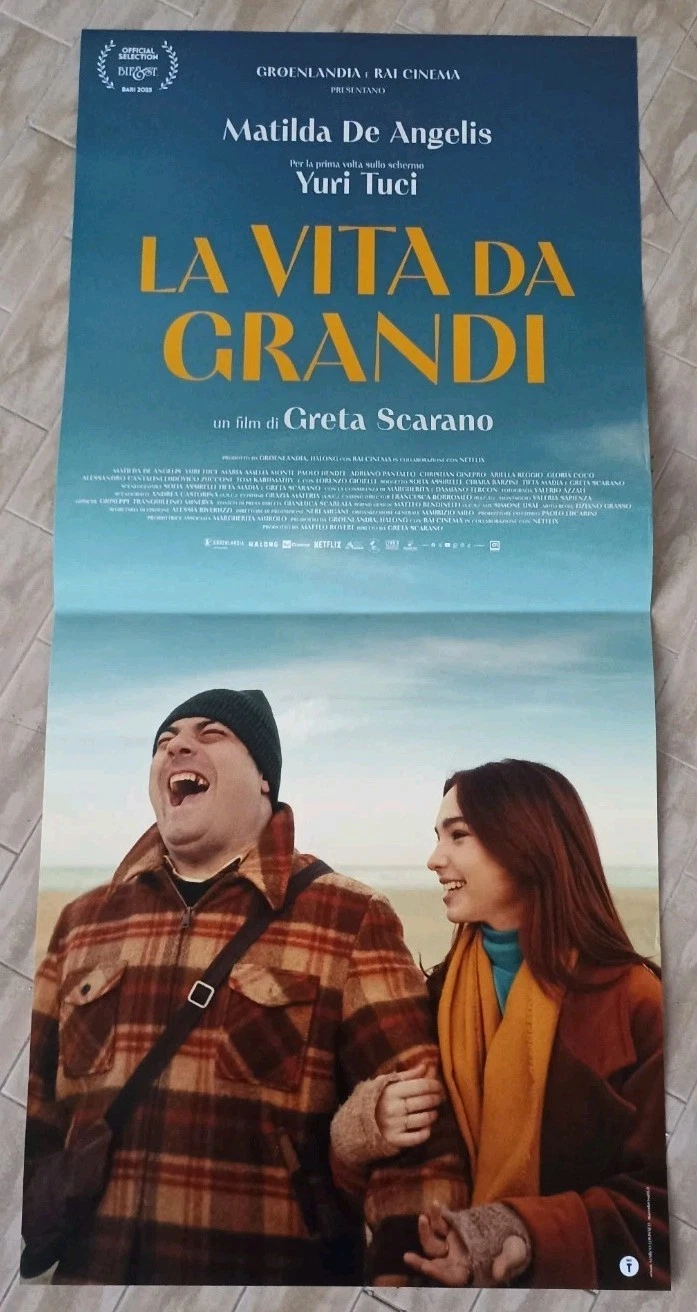 Locandina originale film La Vita da Grandi (2025) - Regia di Greta Scarano