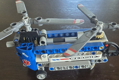 LEGO Technic 42020 Rescue Helicopter Helicopter Set Slightly Incomplete see pics