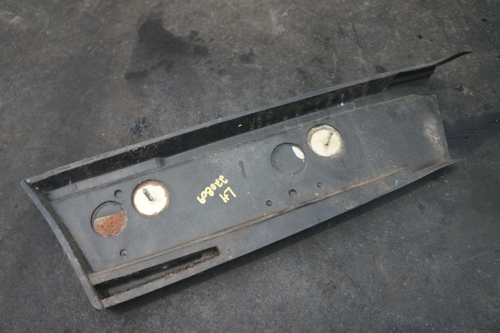 Front Bumper Left Side Trim Panel Black Nero 60573200 OEM Ferrari Mondial 1982