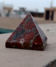 Red Color Jasper 732.22 Ct Natural Pyramid Shape CERTIFIED Loose Gemstone