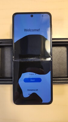 Samsung Galaxy Z Flip3 5G - FOR PARTS - UNLOCKED - DAMAGED