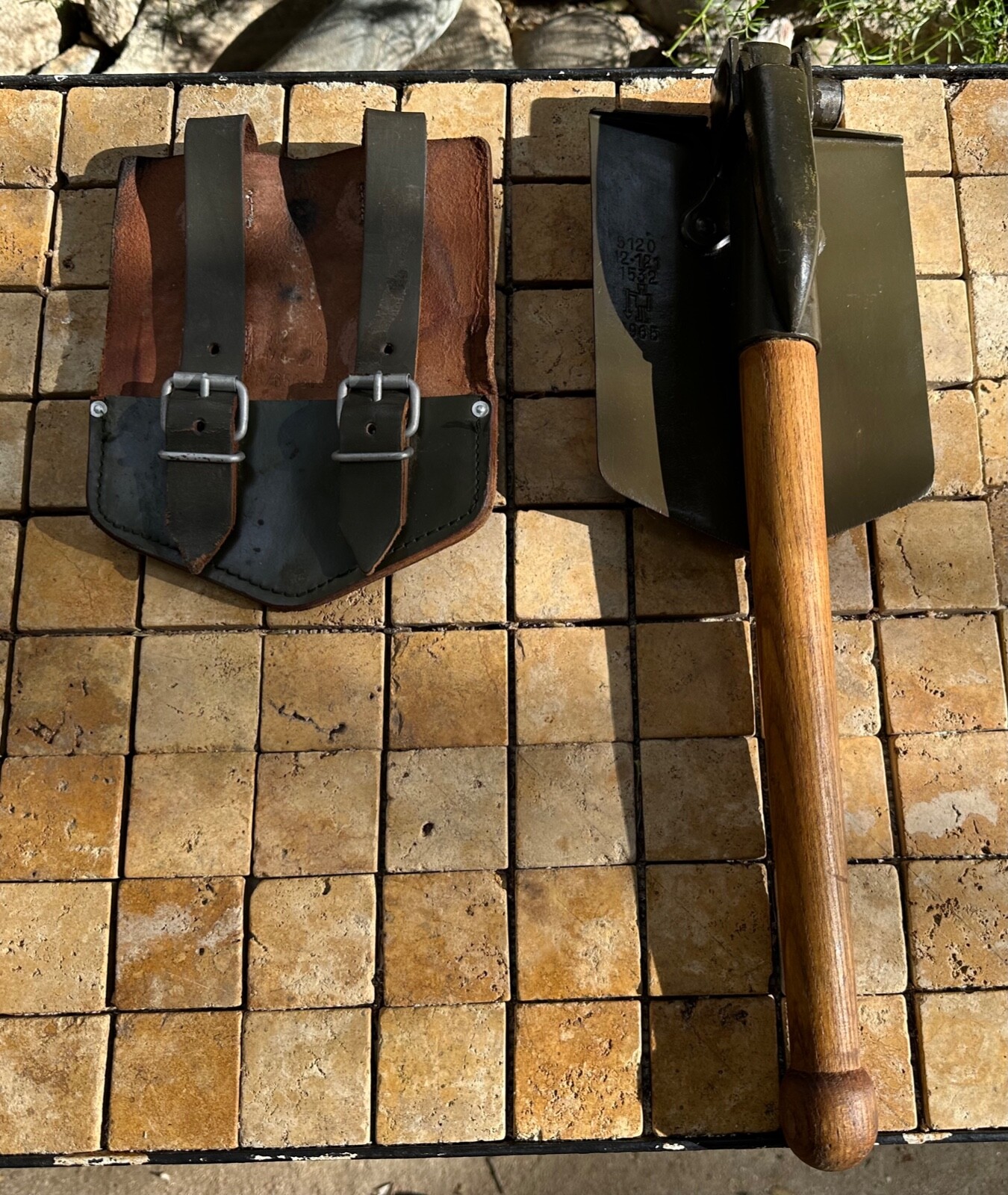 Vintage 1965 German Military Folding Trench Tool Shovel w/ Pick 5120 12-121 1532