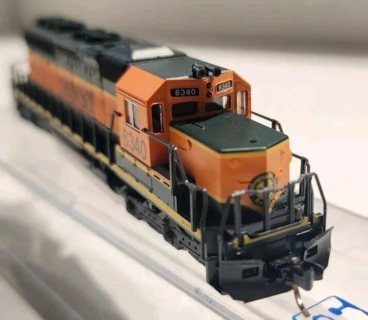 Kato N Scale 176-4902  SD40-2 Snoot Diesel BNSF #6340 - Image 3 of 4