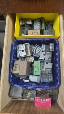 Inhalt   von 2 Schubladen   Coventry Die Chasers 