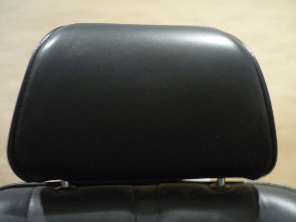 Ferrari 308 GTB/GTS EE. UU. - Asiento de pasajero derecho negro Foto 4 de 4