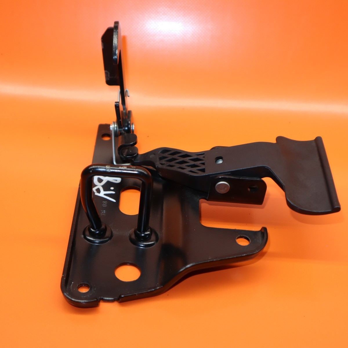 AUDI R8 HOOD SAFETY CATCH HOOK RELEASE 2017 2018 2019 2020 4F0823480R OEM