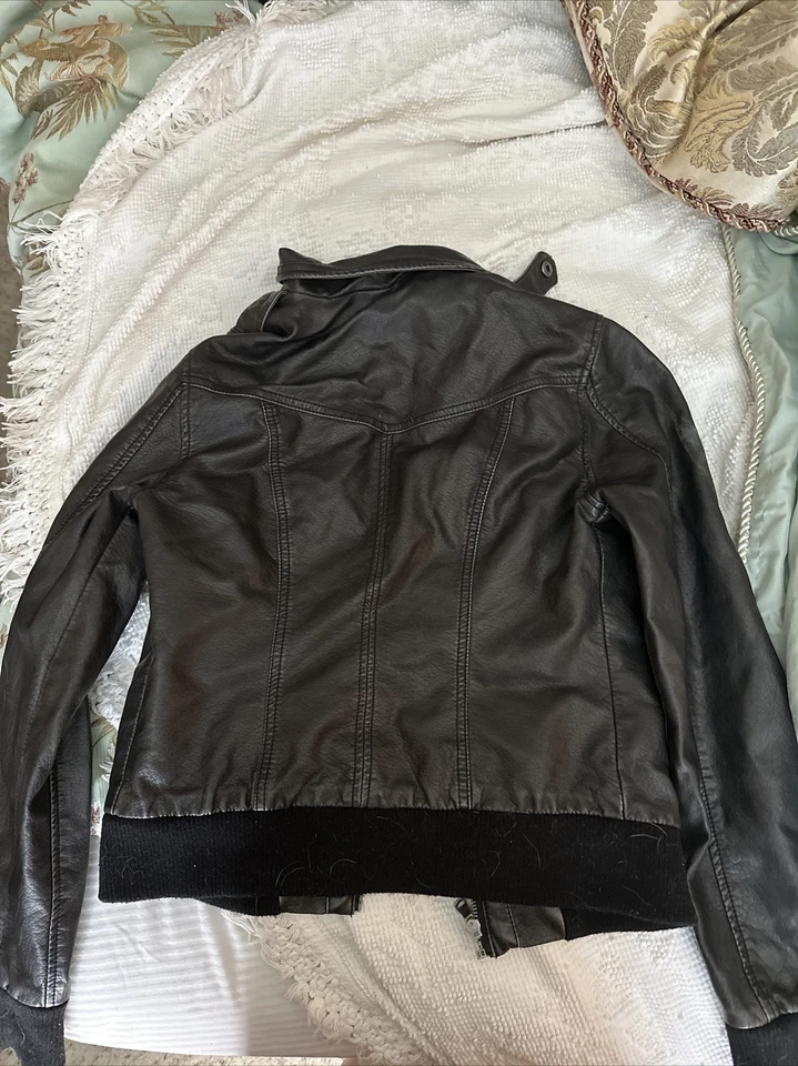 Jaqueta de couro sintético para meninas - Imagem 3 de 4