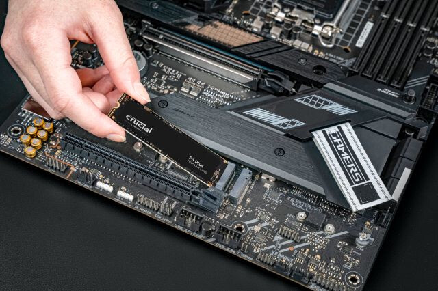 1TB Crucial P3 Plus M.2 PCI Express 4.0 Internal Solid State Drive