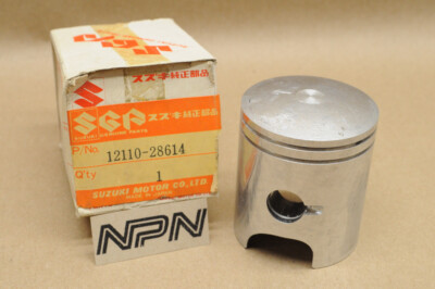 NOS Suzuki 1976-78 RM100 Standard Size Piston 12110-28614