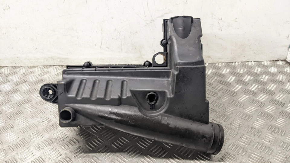 VOLKSWAGEN PASSAT MK5 HIGHLINE TDI 2008 1.9 BXE AIR FILTER BOX 1K0129620 - Image 3 of 4