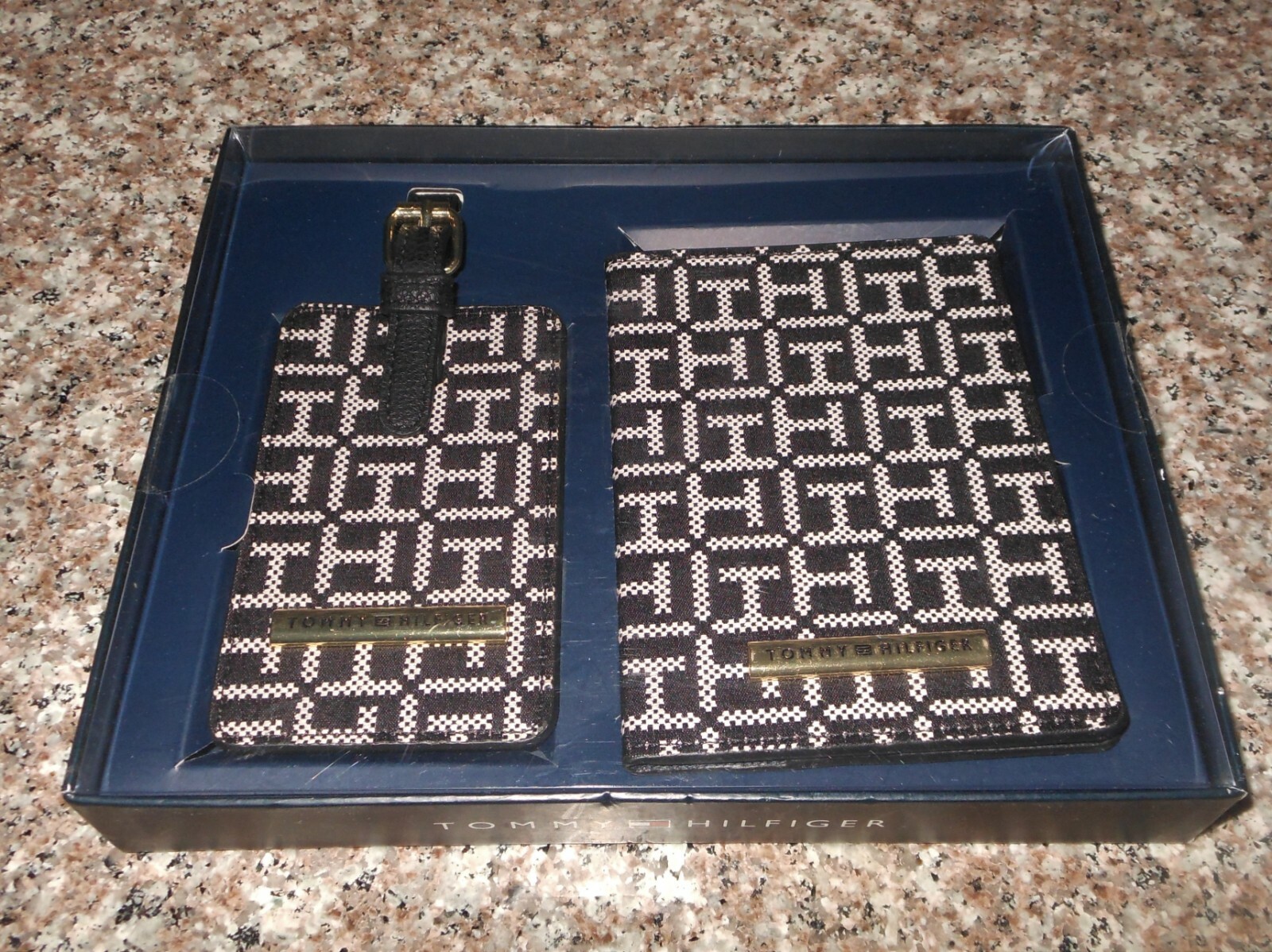 Tommy Hilfiger Passport Cover 2025