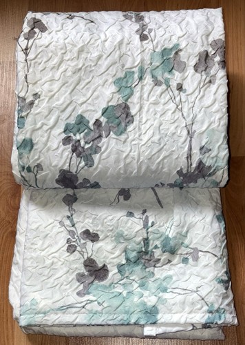 DKNY Wallflower Microsculpt Shower Curtain Green & Gray Floral Fabric 72" X 72" - Picture 3 of 5