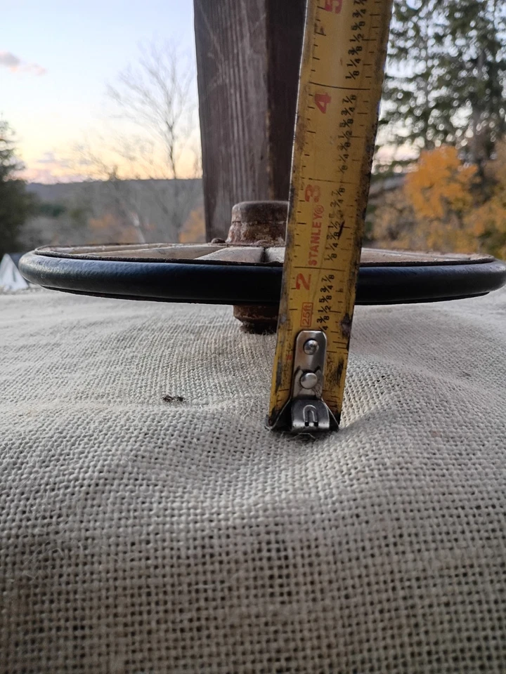 Пара антикварных вагонов деревянные и железные колеса со спицами 1900-е фермерский промышленный декор лот - Изображение 4 из 4