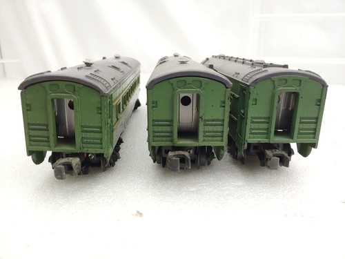 Lionel Trains Postwar 2401 & (2) 2402 Passenger Cars Hillside & Chatham Lighted - Picture 6 of 7