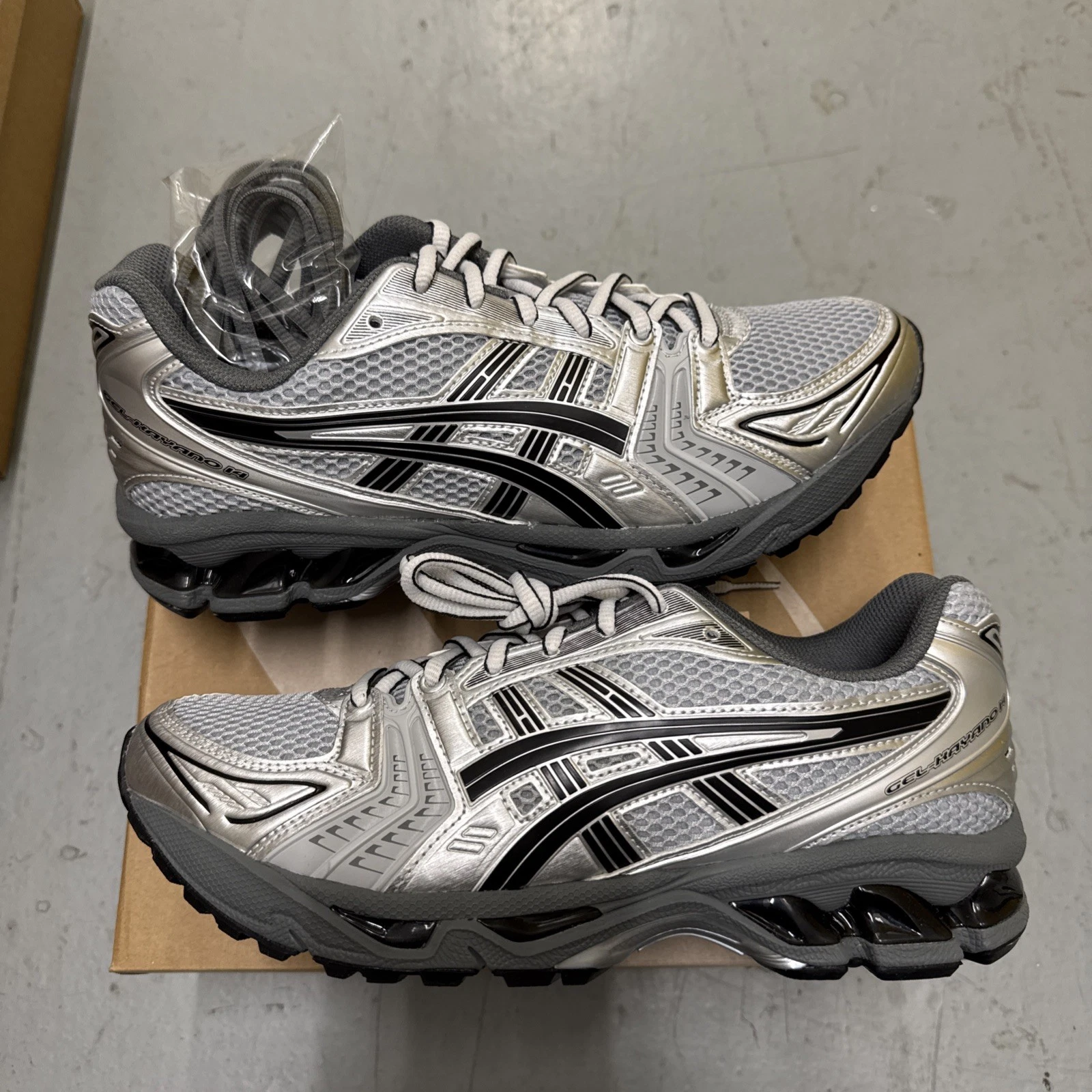 ASICS Urban Research Gel Kayano 14 argento puro nero UK8 nuovo LIMITATO ??