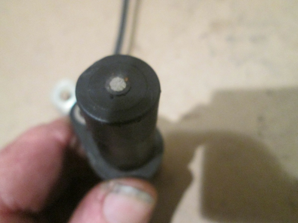 かわの かわの Ferrari - Angular Speed Sensor 182194 – Ferrari Parts