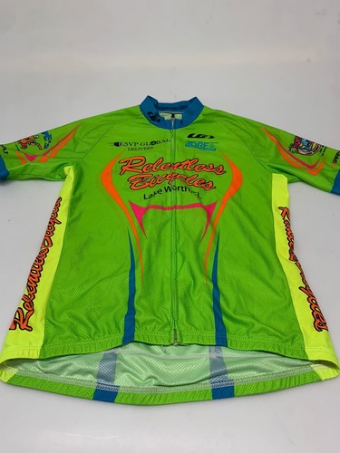 Tout savoir sur le maillot d'Équipe Canada – Sur deux roues