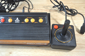 Atari Flashback 2 Game Console W/ 40 Built-In Game & 2 Controllers *Pre-Owned*
