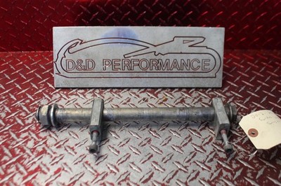 2012 HARLEY DAVIDSON DYNA SWITCHBACK OEM REAR AXLE & ADJUSTERS DSWB1