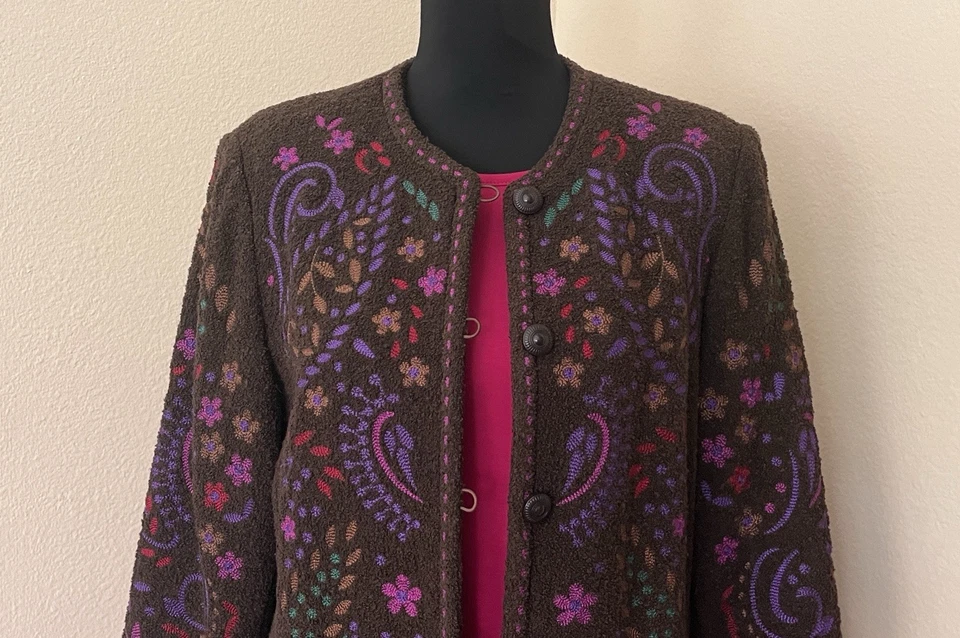 "Abrigo de lana bordado Linea by Louis Dell 'Olio marrón con rosa verde púrpura 27"" L" Foto 3 de 4
