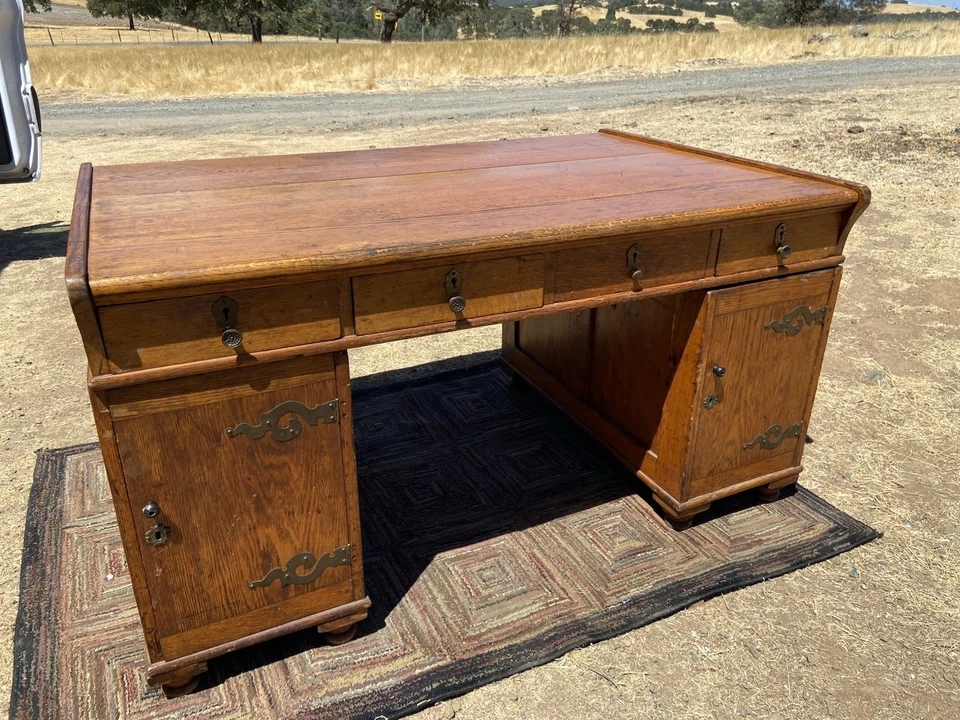 Antiga mesa de parceiros da era vitoriana precisa de restauração - Imagem 4 de 4