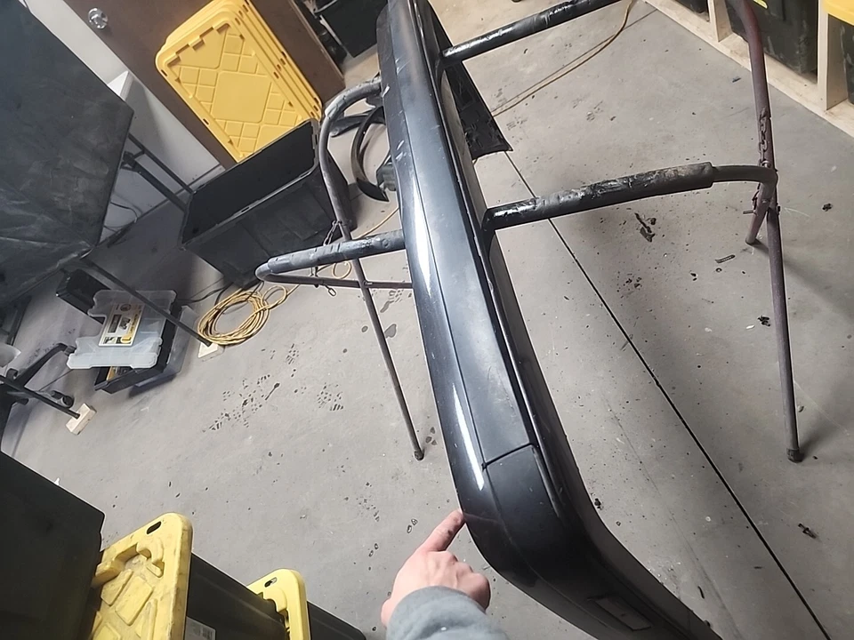 BMW E30 325i 325iX facelift plastic rear bumper With Trim Pieces And Marker Foto 4 de 4