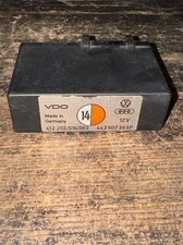 1986 Audi Turbo Turn Signal Flasher Relay #14 -Genuine- 443 907 393 P