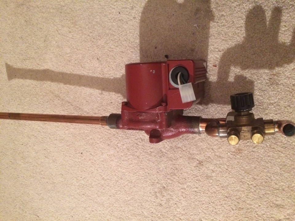 Pompe à Eau Grundfos UP15-58 B7 – 1 HP, Stock Neuf Ancien, Réf 59896382