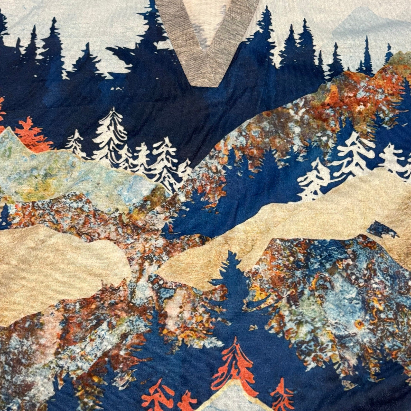 Mountain Scene Collared Quarter Length Sleeve Wom… - image 4