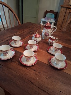 Vintage Porcelain Tea Set ''Courting Couple'' Japan 17-Set (Small Chip On Tea Pot)