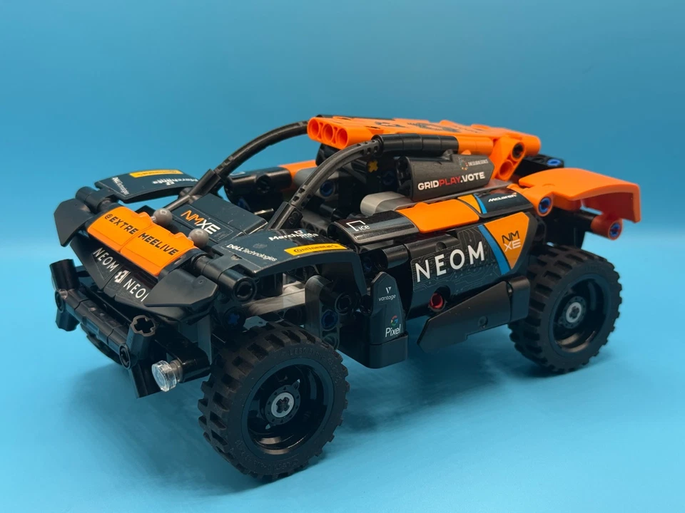 LEGO Technic 42166 NEOM McLaren Extreme E Race Car, photo 2 sur 5