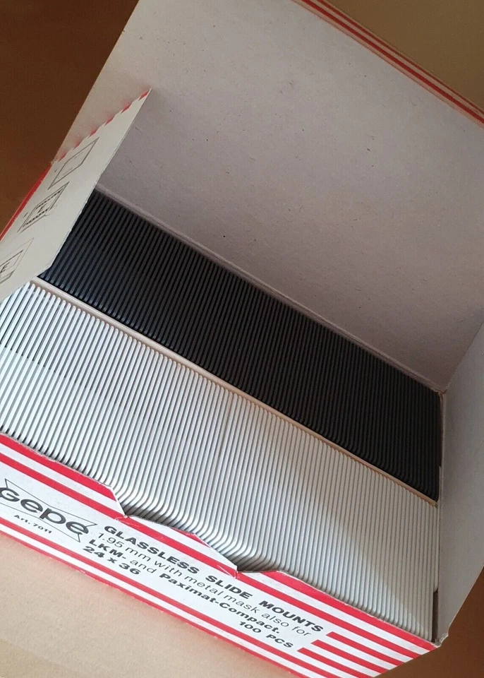 Slide mount GLASSLESS Frames GEPE 2x2" 24x36mm 35mm 7001 7011 100 pieces LKM .D5 - Image 3 of 4